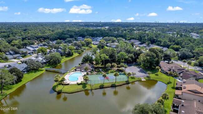 Building Photo - 172 Deer Lake Cir