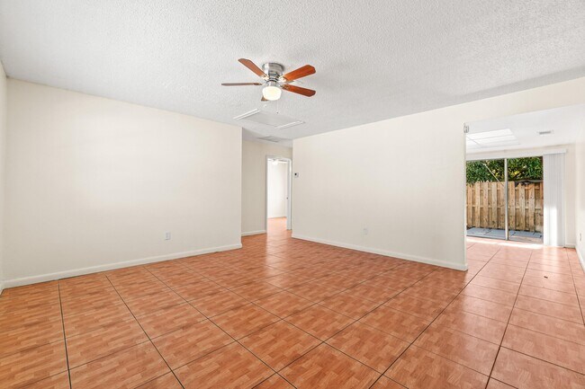 Building Photo - 4881 Gulfstream Rd