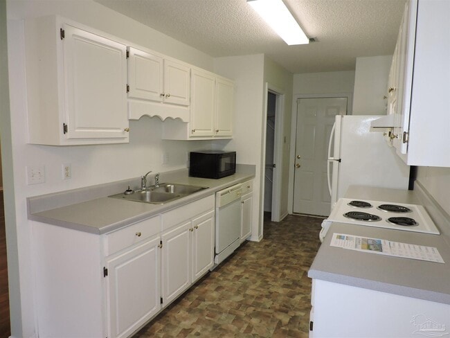 Building Photo - 345 Mirabelle Dr