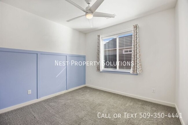 Building Photo - 909 5th Ave NE