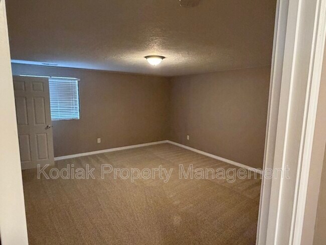Building Photo - 3601 W 800 S
