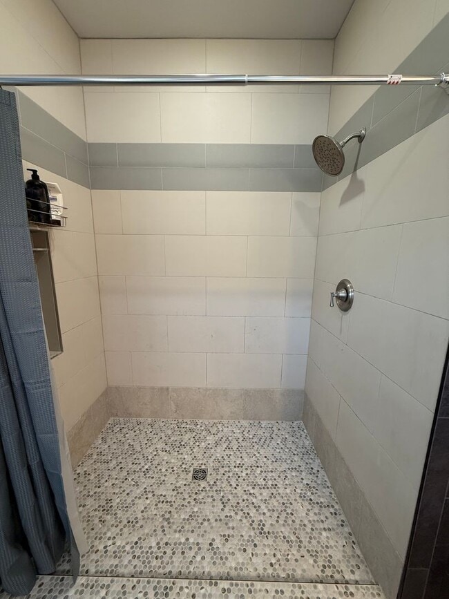 Building Photo - 4 Bedroom Home - Stonebridge Farms