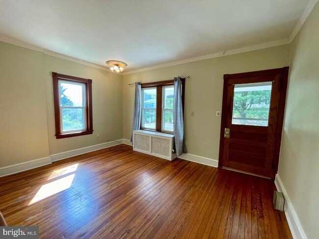 Building Photo - 692 Lenni Rd