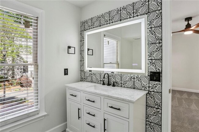 Building Photo - 1536 Oak Grove Rd