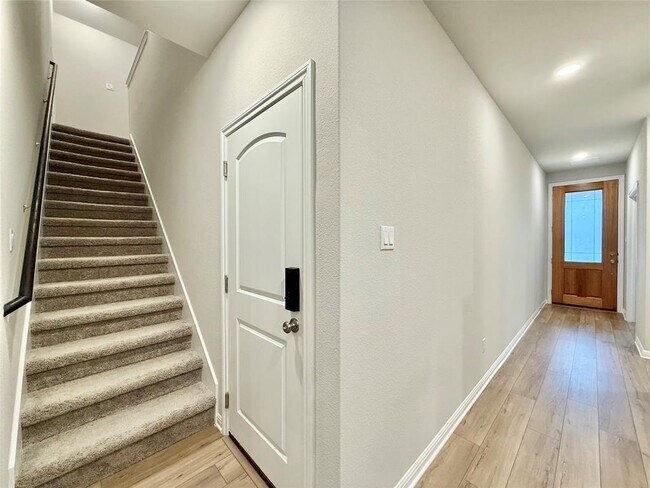 Building Photo - 923 Palo Brea Lp