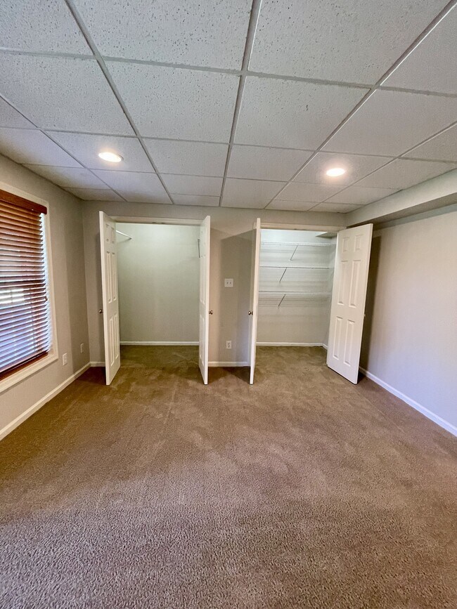 Building Photo - 198 Mulberry Cir