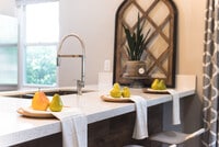 Building Photo - 1043 Grand Jct Dr