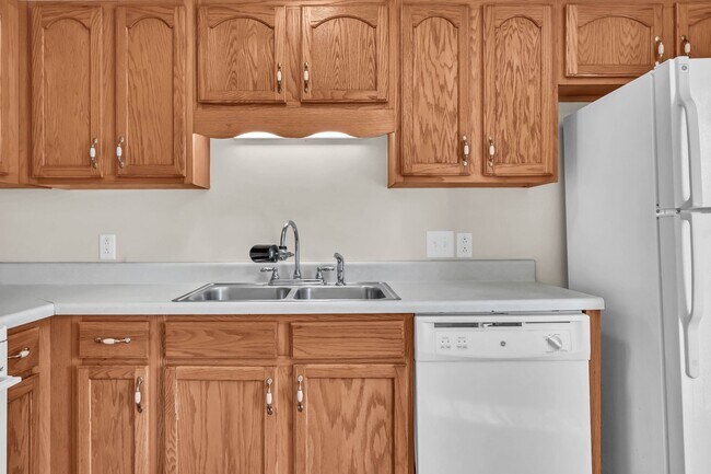 Building Photo - 1006 Bobcat Dr