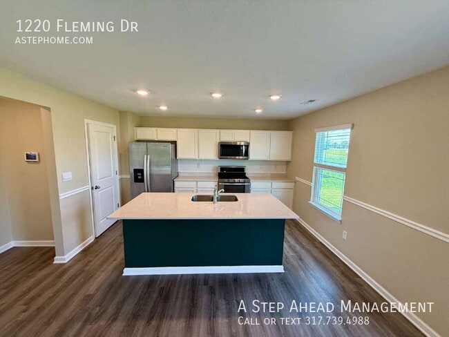 Building Photo - 1220 Fleming Dr