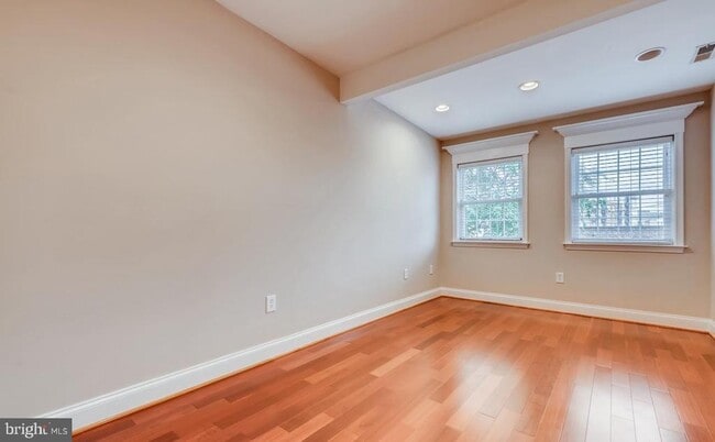 Building Photo - 130 W Ostend St