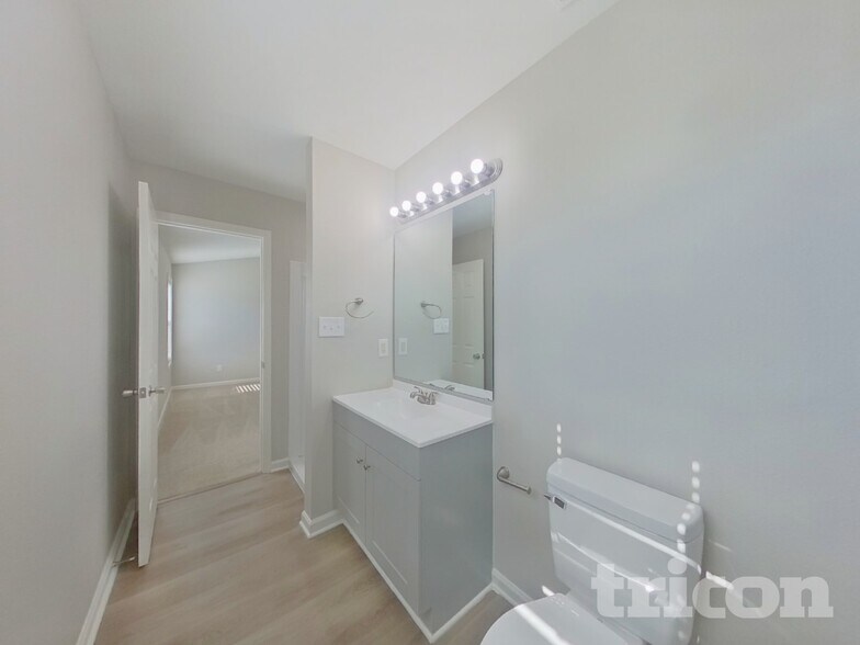 Building Photo - 1550 Oakdale Green Dr