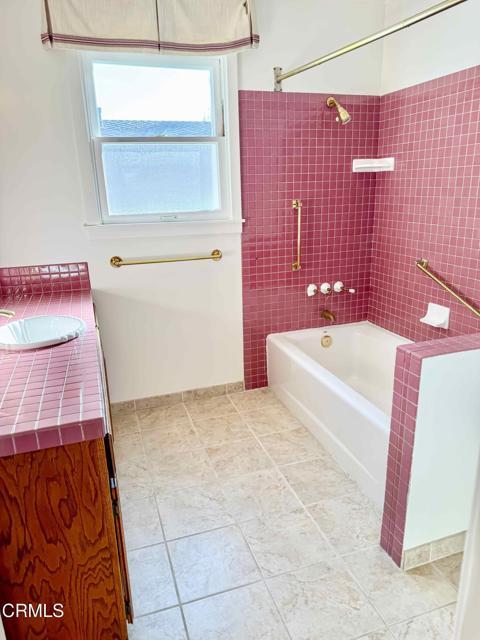 Building Photo - 4544 Hillard Ave