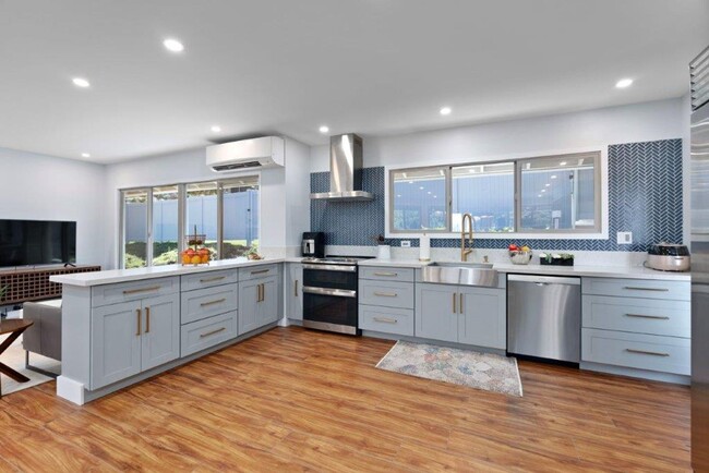 Building Photo - NEWLY Remodeled 4 BED/2 BA Home in Makiki ...