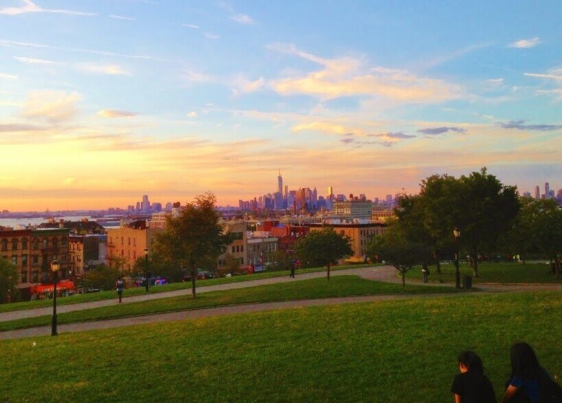 sunset community park - 451 51st St