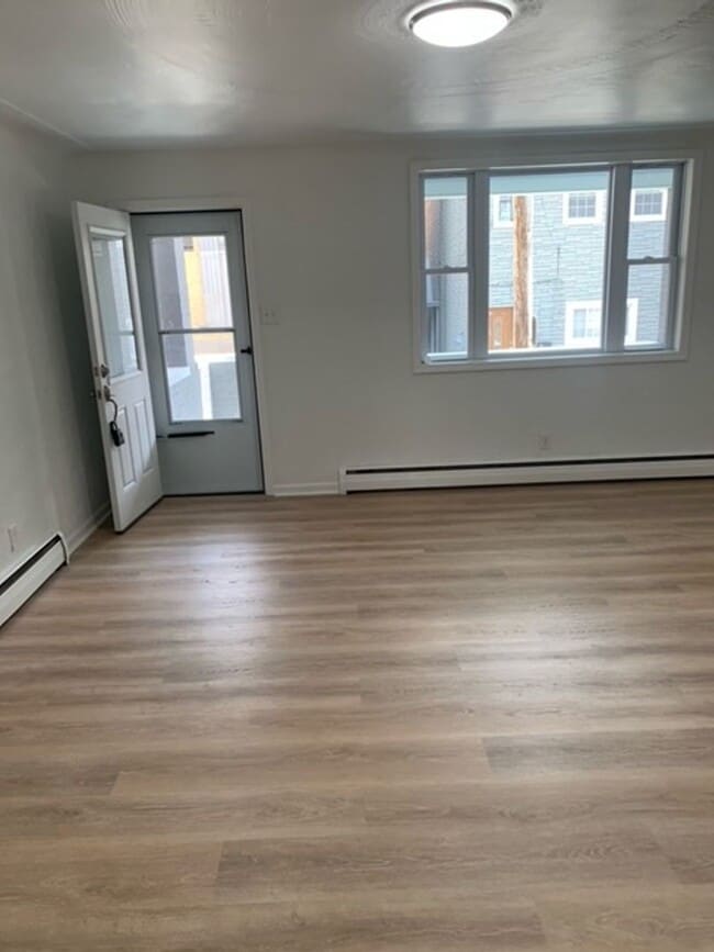 Building Photo - Beautiful 2 bedroom 2 bathroom home in the heart of Bloomfield.