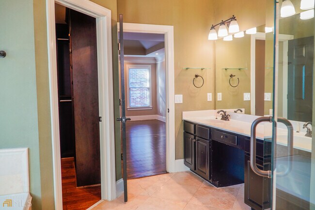 Building Photo - 1127 Ashton Bluff Dr NE