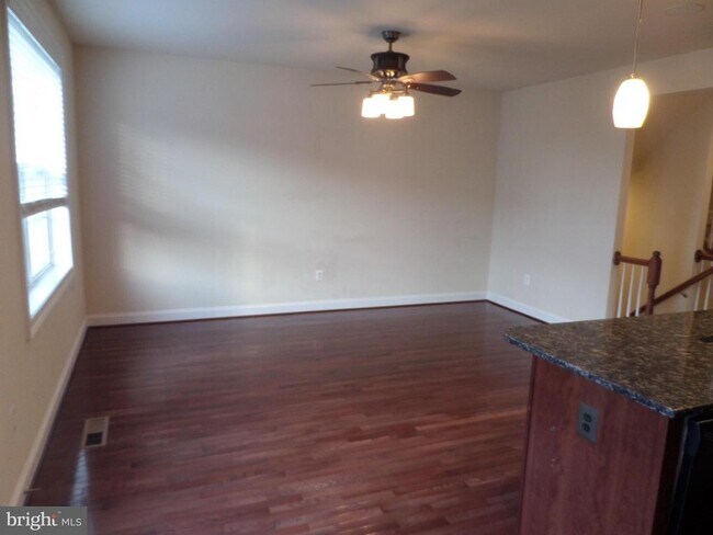 Building Photo - 15998 Greymill Manor Dr