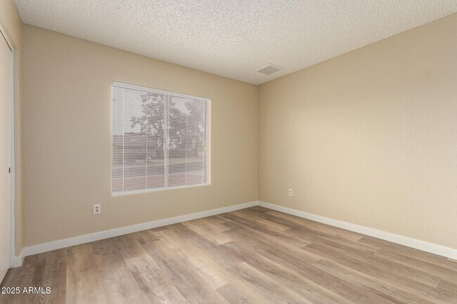 Building Photo - 16043 N 30th Ave