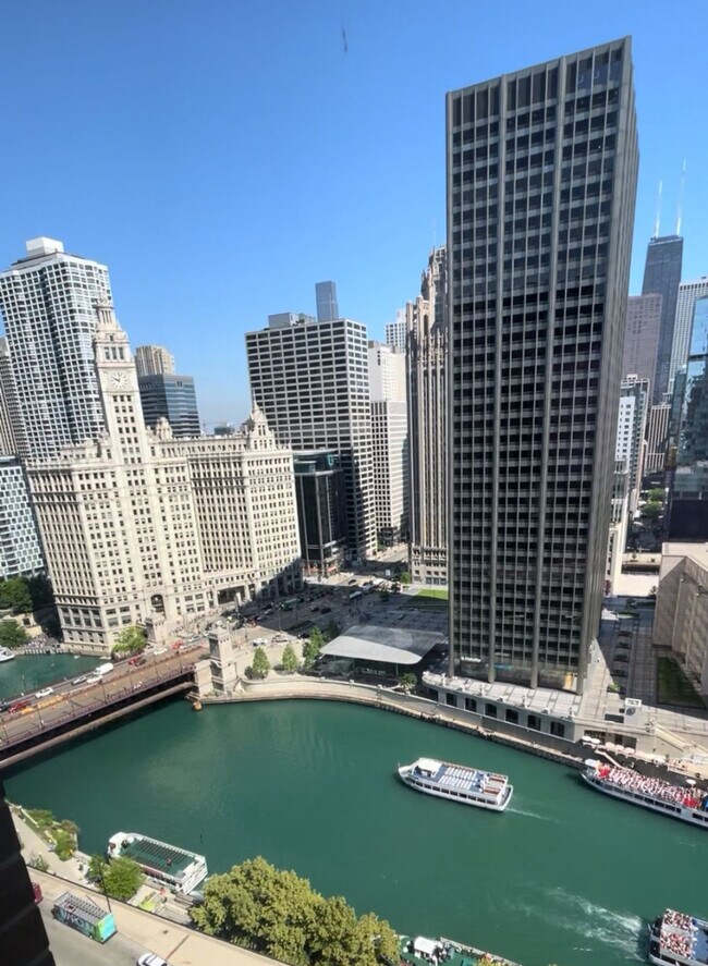 Building Photo - 2721 W Congress Pkwy