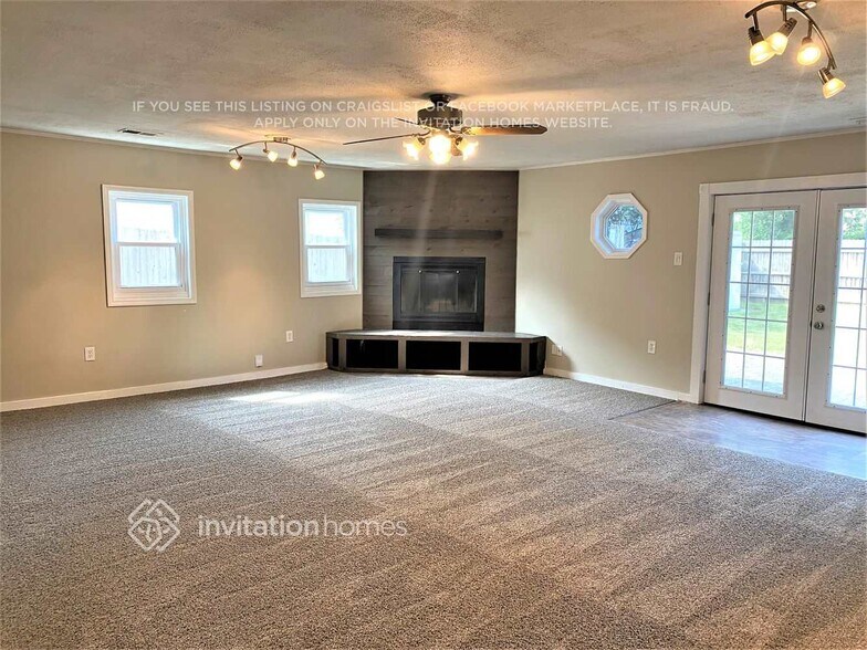 Building Photo - 9220 S 49th Ct