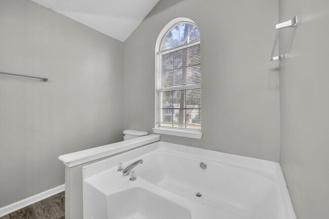 Building Photo - Welcome to your beautifully refreshed home in Hampton, where comfort, style, and convenience come...