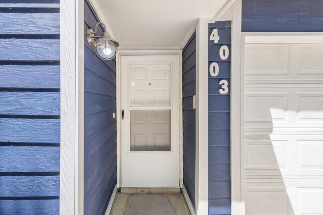 Building Photo - 4003 Sunrise Creek Dr