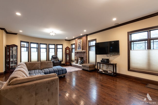 Building Photo - 10001 Montrose Ave