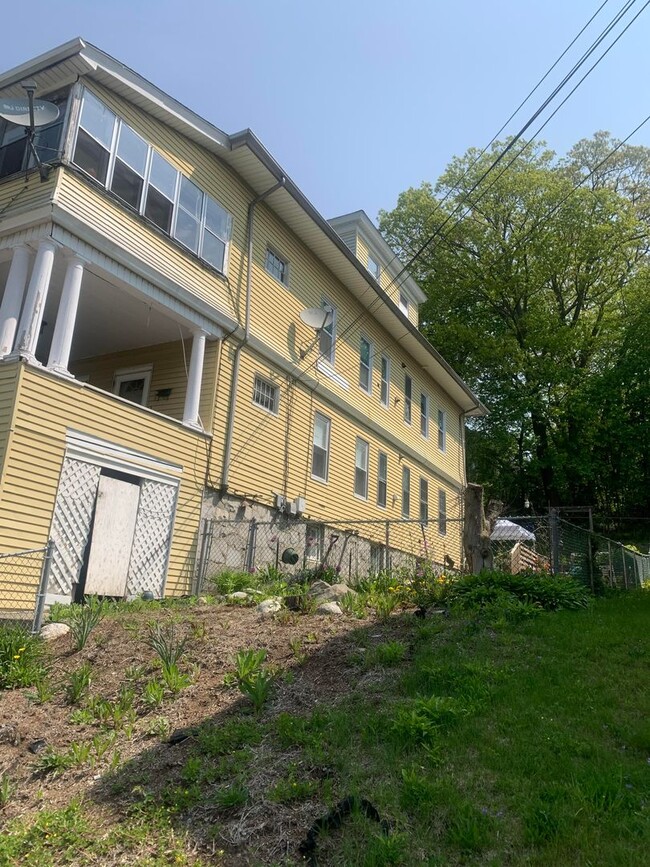 Building Photo - 24 Holland Rd