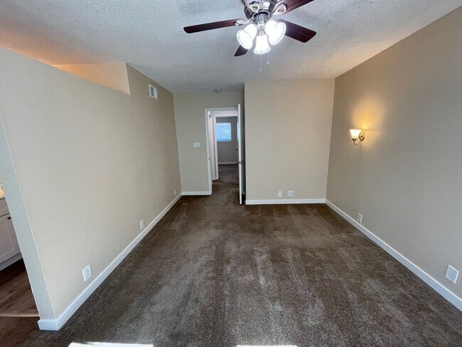 Building Photo - Concord Beautiful 3 bedroom 2 bath home, 1...