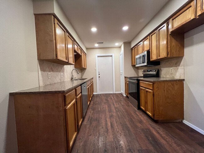 Building Photo - 5318 Crossridge Dr