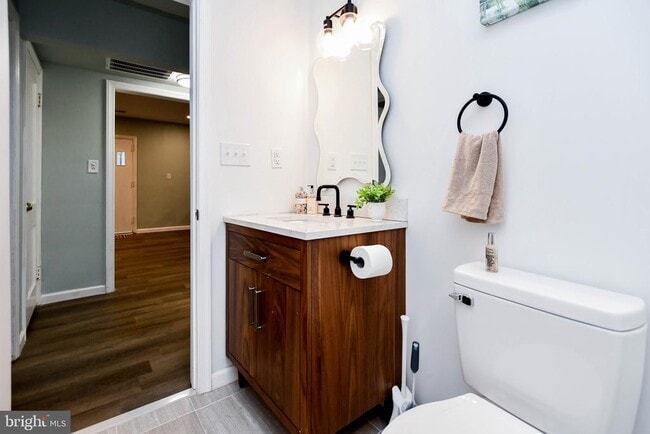 Building Photo - 3802 Cedar Dr