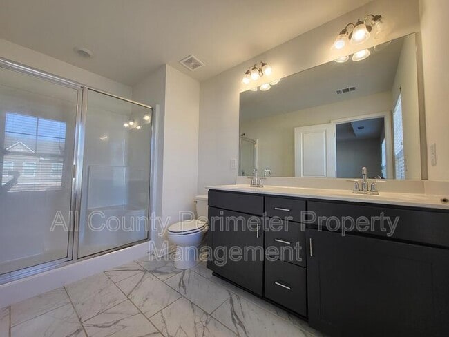 Building Photo - 5163 Madeline Pl