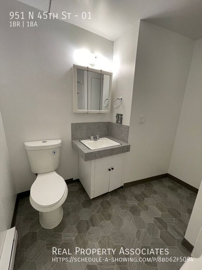 Building Photo - 951 N 45th St