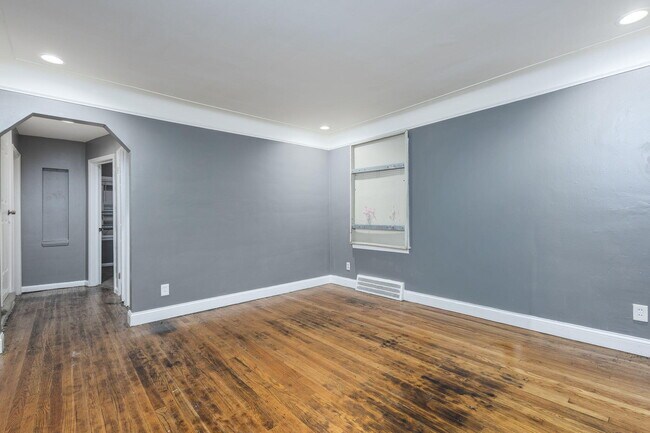 Building Photo - 13881 Carlisle St