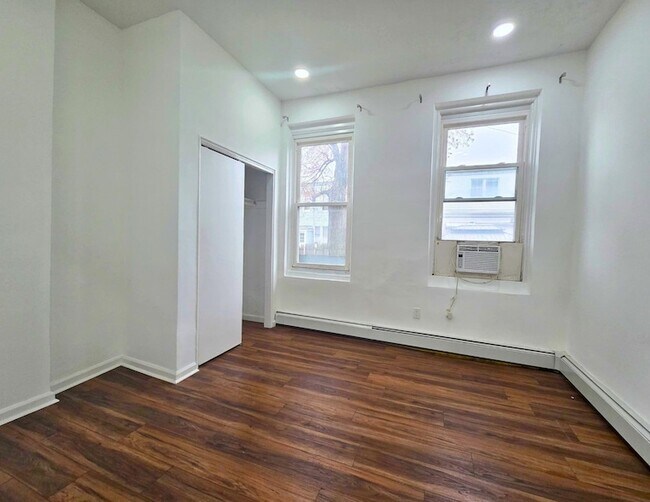 Building Photo - 209-211 48th Street Unit A5