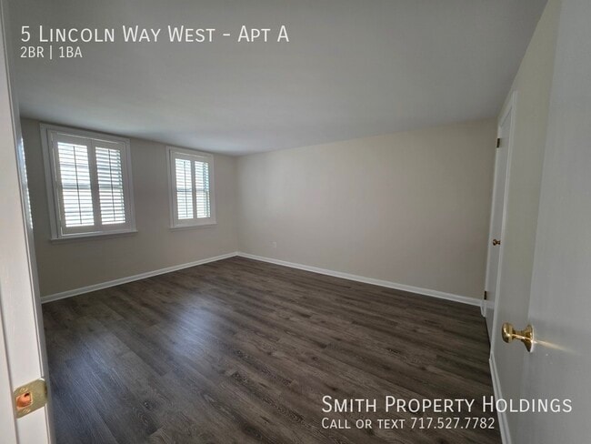 Building Photo - 5 Lincoln Way W
