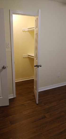 Building Photo - 3810 N Maryvale Pkwy