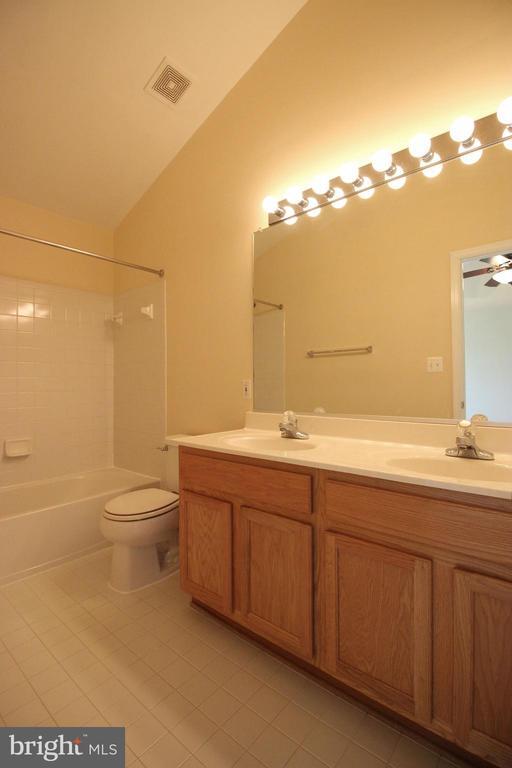 Building Photo - 21475 Welby Terrace