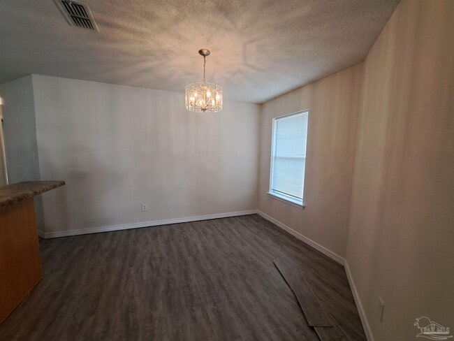 Building Photo - 6031 Dallas Ave