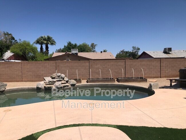 Building Photo - 4022 E Pecan Rd