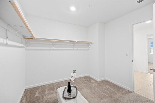 Building Photo - Gorgeous 4 Bedroom in Fiddyment Ranch