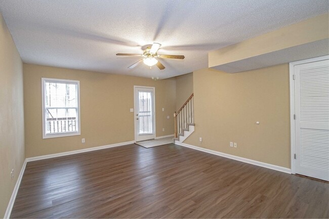 Building Photo - 2107 Ringgold Ct