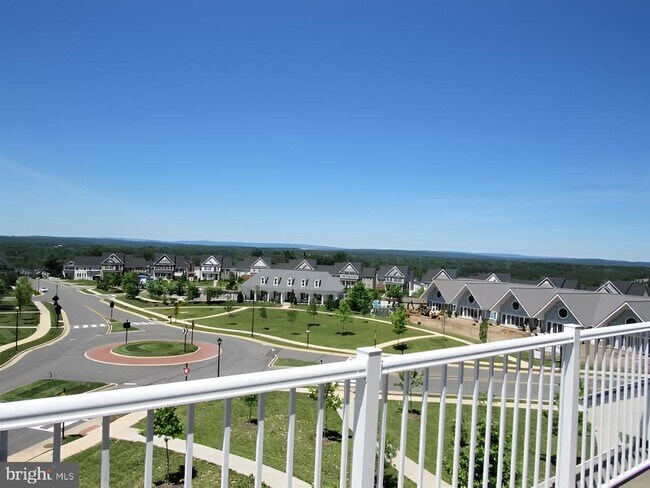 Building Photo - 42581 Sunset Ridge Square