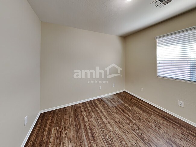 Building Photo - 24160 W Lasso Ln