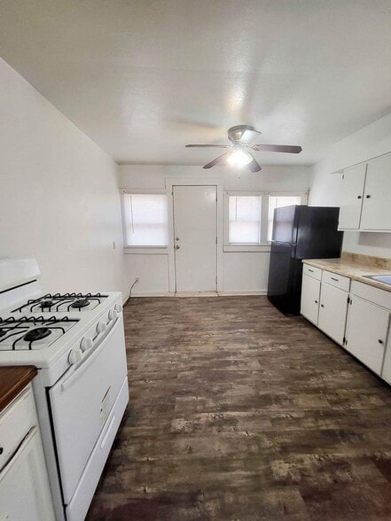 Building Photo - 1001 S Main St