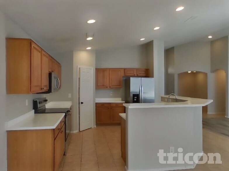 Building Photo - 8625 W Chickasaw St