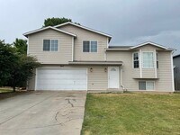 Building Photo - Charming 4-Bedroom, 3-Bathroom Home in West Greeley