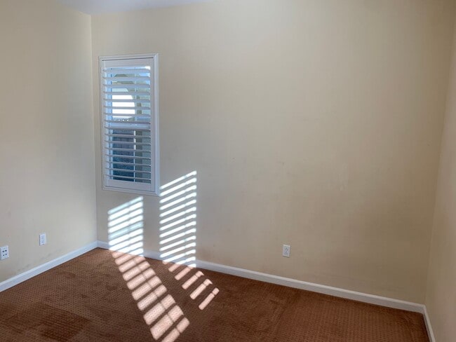 Building Photo - Beautiful 5 Bedroom, 3.5 Bath Mountain House Home W/ Office