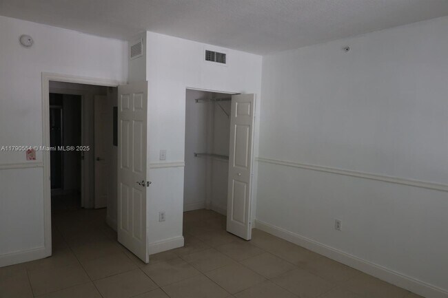 Building Photo - 6801 SW 44th St