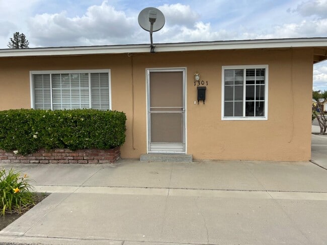 Building Photo - 1301 19th Ave